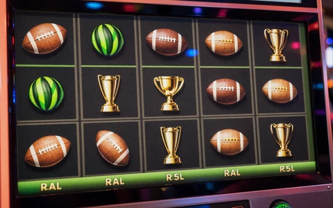 Fu&szlig;ballthematische Slot-Walzen mit Neon-Symbolen